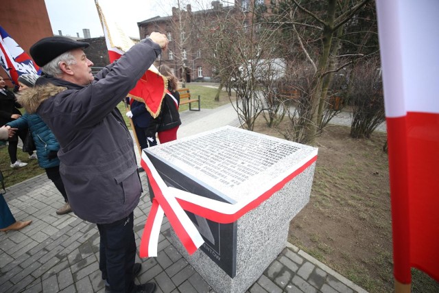 W Katowicach odsłonięto kamień upamiętniający Niezależne Zrzeszenie Studentów