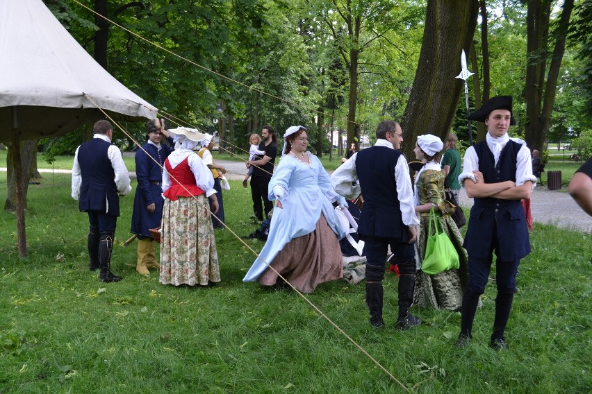 Częstochowa: XVIII-wieczny piknik w Parku Staszica