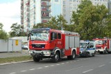 Pożar w mieszkaniu przy ul. Dokerskiej we Wrocławiu. Pracowało 5 zastępów straży