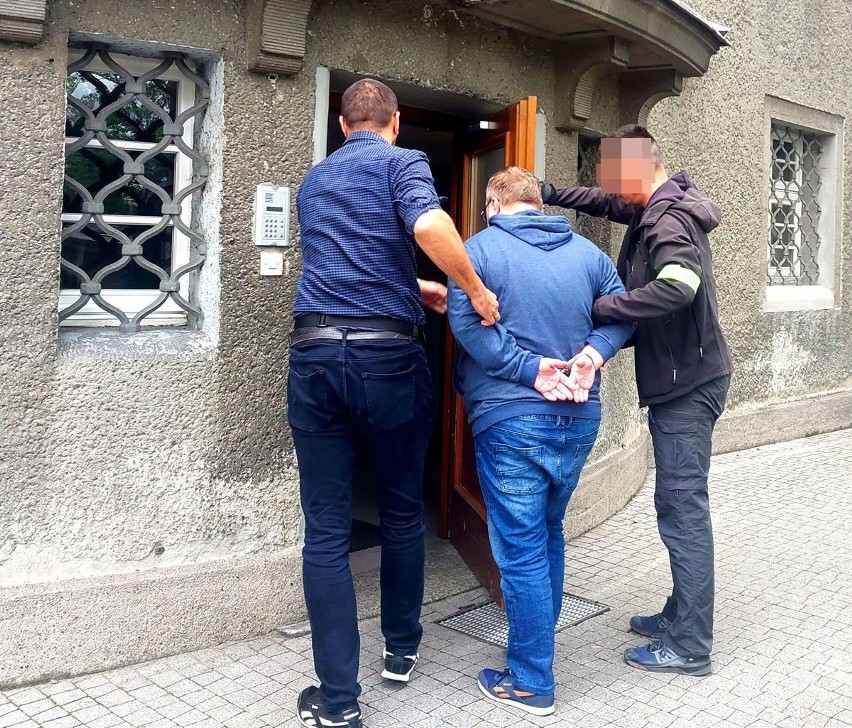 37-latek został zatrzymany przez opolskich funkcjonariuszy...