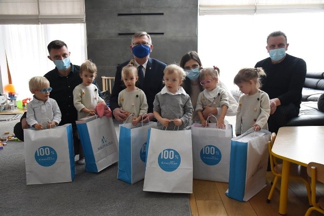 Najsłynniejsze dzieci w Polsce, czyli sześcioraczki z Tylmanowej otrzymają kolejne wsparcie finansowe