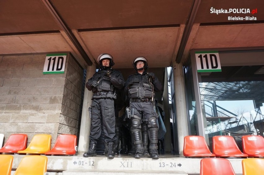 Bielsko-Biała: policjanci ćwiczyli na stadionie BKS-u ZDJĘCIA