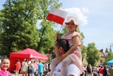Majowe świętowanie w Skawinie. Obchody 233. rocznicy uchwalenia Konstytucji 3 Maja ze strażacka paradą i  pokazami