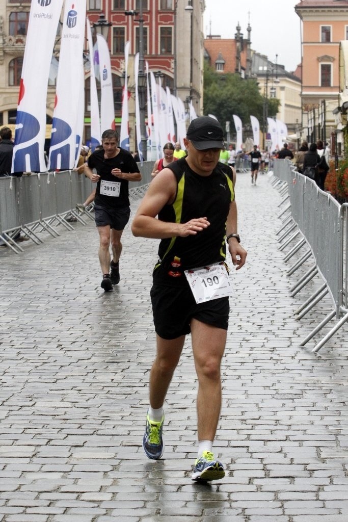 Maraton Wrocław - ZDJĘCIA - zawodnicy z numerami 1 - 200