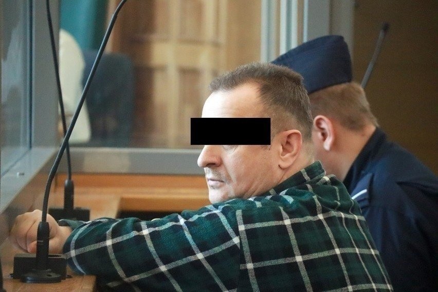 Fałszywy ksiądz Marek N. na ławie oskarżonych Sądu...