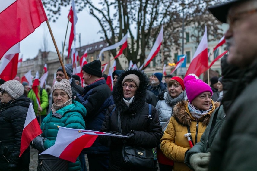 Protest zaczął się w Bydgoszczy o godz. 16.00 przed siedzibą...