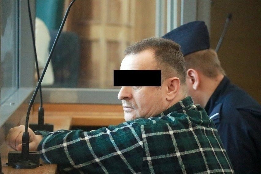 Oskarżony Marek N. swoim podopiecznym w Domu Schronienia w...