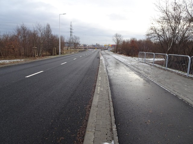 Nowa droga w Częstochowie oddana do użytku. Łączy ulice Warszawską i Jaskrowską.Zobacz kolejne zdjęcia. Przesuwaj zdjęcia w prawo - naciśnij strzałkę lub przycisk NASTĘPNE