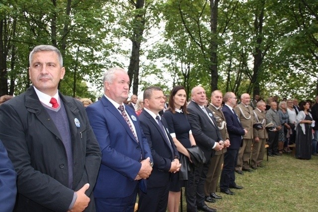 Piękne wieńce i dzielenie się chlebem. Zobacz, jak wyglądały dożynki w Rajgrodzie i w Przerośli (zdjęcia) 