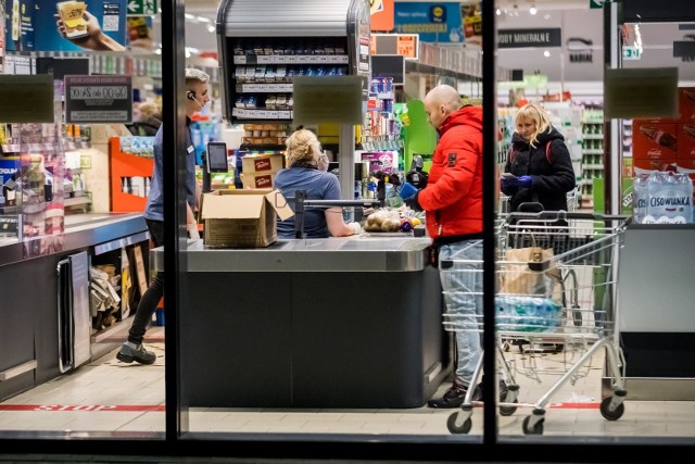 Niedziela handlowa. Jak pracują sklepy?