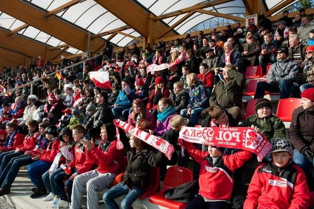 Rok temu kibice na stadionie w Brzegu oglądali młodzieżowe reprezentacje Polski i Niemiec. Teraz rywalem Polaków będą Słoweńcy.