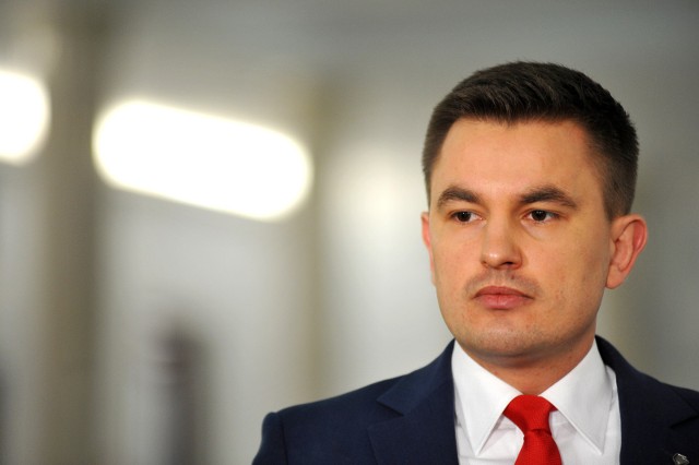 Toruński poseł Arkadiusz Myrcha z Platformy Obywatelskiej uważa, że wielu starszych posłów boli, iż on, człowiek młody, wytyka im błędy