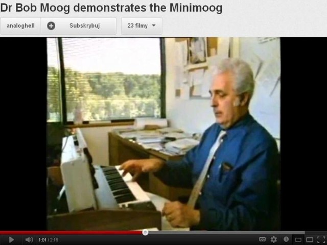 Robert Moog (znany również jako Bob Moog) prezentuje działanie swojego syntezatora