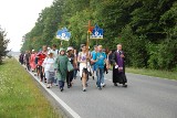 Czas „ładowania akumulatorów” w trudnych czasach. Pątnicy wyruszyli na Jasną Górę. Zobacz obszerną fotorelację z pierwszego dnia wędrówki