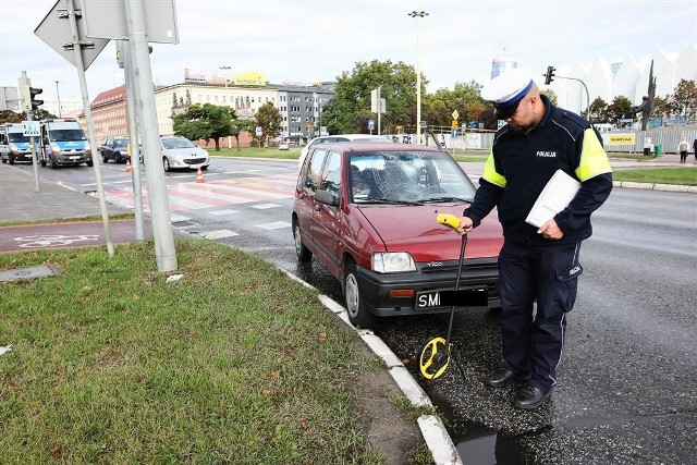 Auto potrąciło dziewczynę w centrum Szczecina