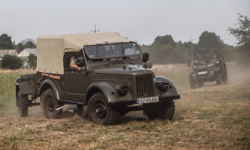 Piknik militarny, parada wozów wojskowych, na pamiątkę Akcji Burza w Bratkowicach koło Rzeszowa [ZDJĘCIA]