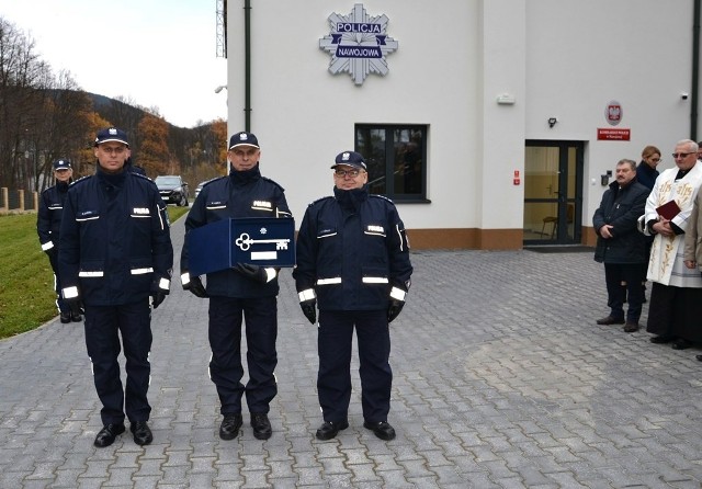 Nawojowa ma Komisariat Policji. Funkcjonariusze stacjonują w nowym gminnym budynku przy ul. Parkowej 6