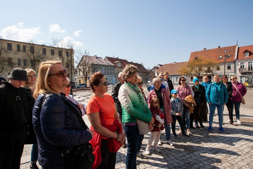 Grupa ponad 120 zainteresowanych mieszkańców stawiła się w...