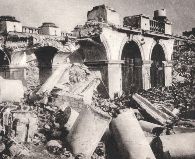 Grób Nieznanego Żołnierza zniszczony przez Niemców podczas II wojny światowej