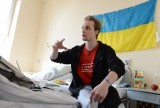 Ranny Ukrainiec wraca do zdrowia. W szpitalu Witalija odwiedził prezydent Poznania 