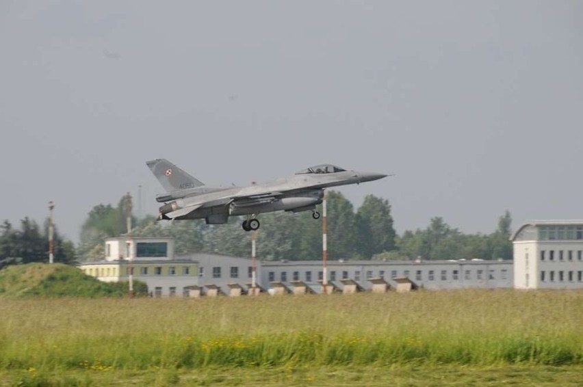 Remont bazy lotniczej w Łasku na finiszu. Samaloty F-16 wracają do Łasku