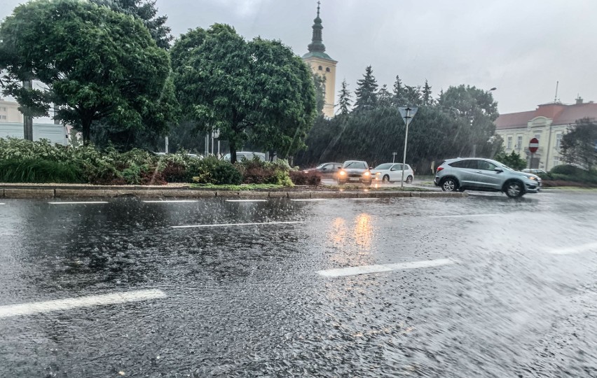 Gwałtowna ulewa w centrum Rzeszowa.