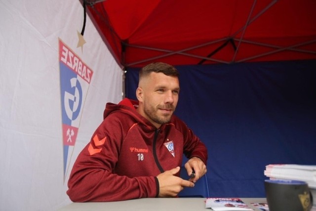 Lukas Podolski z Górnika Zabrze szuka pracowników!