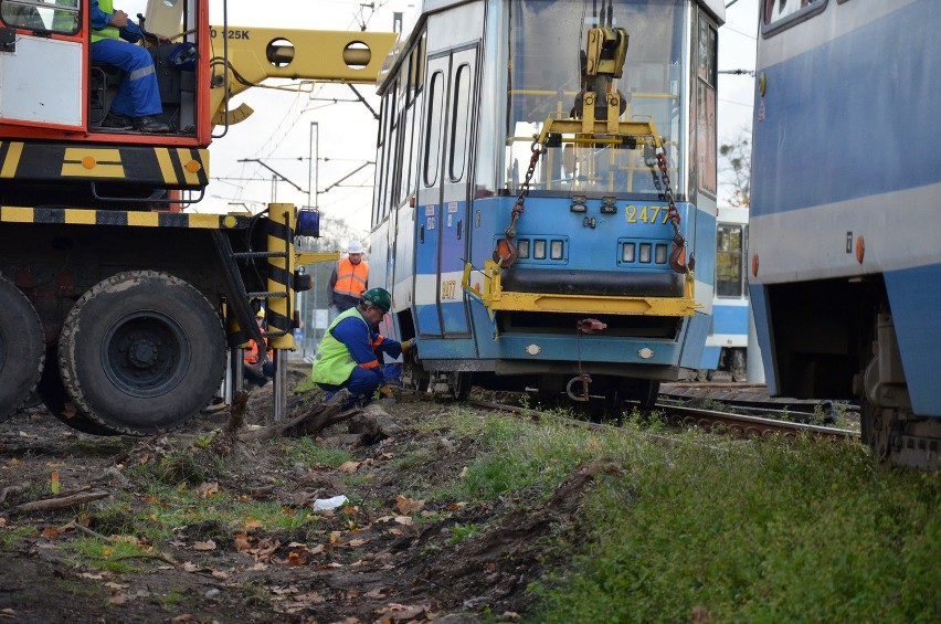 Leśnica bez tramwajów. Torowisko na Kosmonautów było zamknięte [ZDJĘCIA]