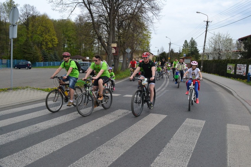 Bielski Rodzinny Rajd Rowerowy 2015 jedzie ulicami powiatu bielskiego. Jest rekord! [ZDJĘCIA]