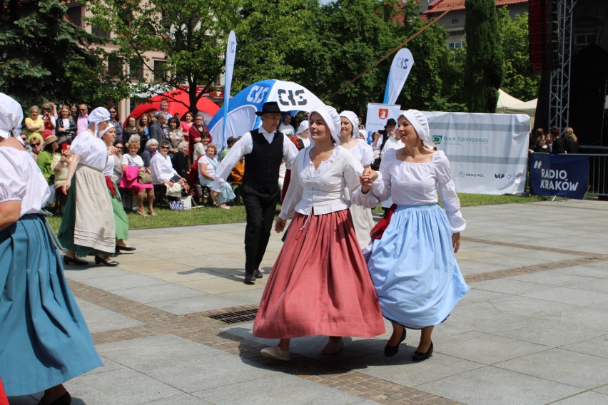 Majówka w Krzeszowicach z tańcami ludowymi na Rynku