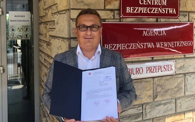 Wójt Nowego Korczyna, Paweł Zagaja, złożył w piątek wniosek w Ministerstwie Spraw Wewnętrznych i Administracji w Warszawie.