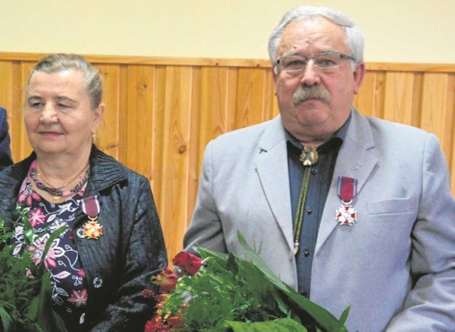 Maria Krzeptowska-Jasinek i Edward Chyc-Magdzin odebrali odznaczenia w czasie ostatniej sesji rady powiatu tatrzańskiego
