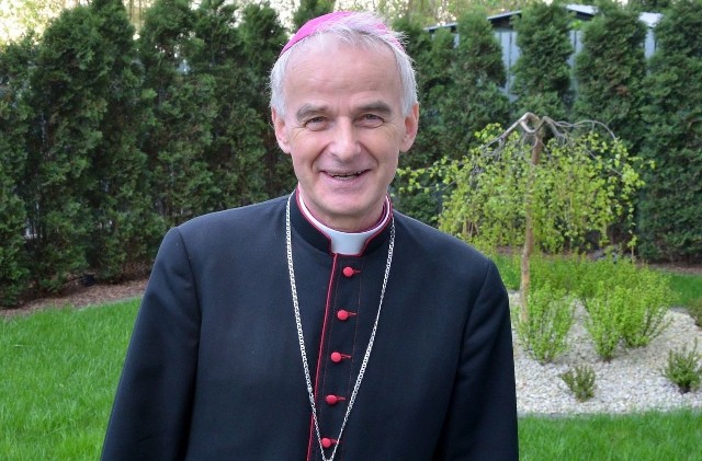 Ksiądz biskup Marian Florczyk z diecezji kieleckiej od środy będzie uczestniczył w obradach synodu biskupów w Rzymie.