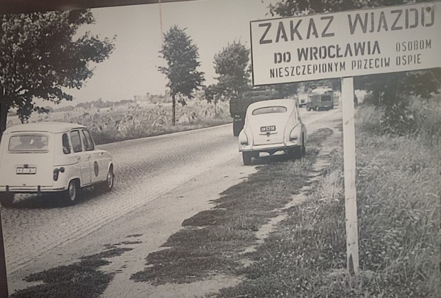 W tym roku mija 60 lat od tego wydarzenia. Zobacz walkę z epidemią na archiwalnych zdjęciach!Przejdź do kolejnych slajdów >>>>>