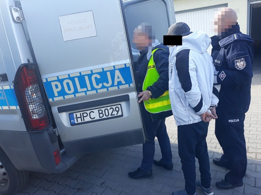 Policjanci z Rypina zatrzymali 19-latka, który w zuchwały...