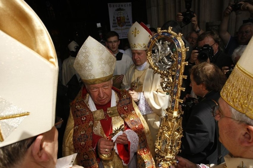 Józef Kupny już oficjalnie naszym arcybiskupem (ZDJĘCIA, HOMILIA INAUGURACYJNA)