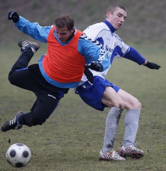 Stalowcy (z lewej) rozgromili rywali aż 6-1.