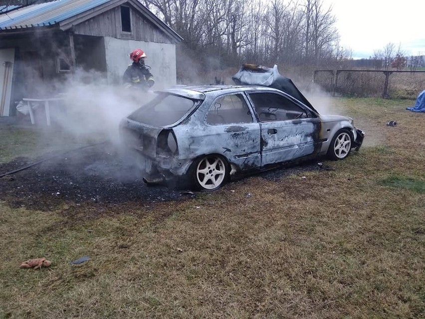 Pożar samochodu osobowego w Tyńcu Małym