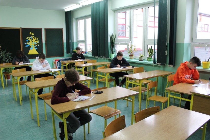 Próbny egzamin ósmoklasisty z języka polskiego w Przysusze