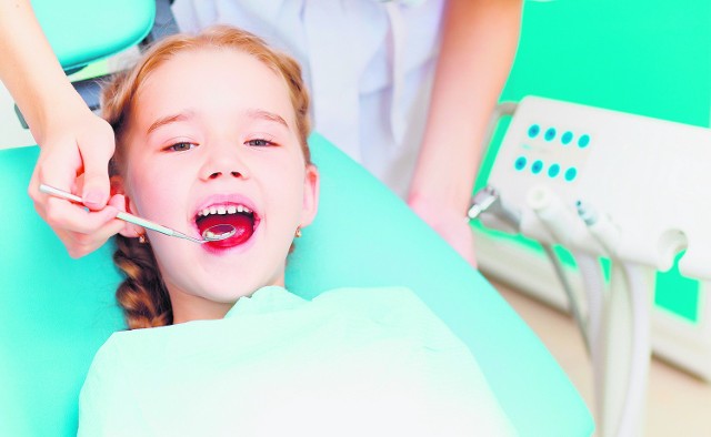 Rodzice sami nie chodzą do dentysty i nie dbają o zęby swoich dzieci. Jesteśmy jednym z najbardziej szczerbatych społeczeństw w Unii Europejskiej. Aż 73 proc. przedszkolaków ma próchnicę