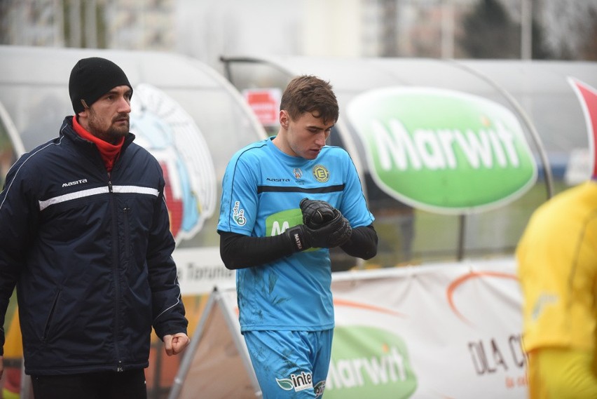 Bartosz Piotrowski (z prawej) po raz czwarty w tym sezonie...