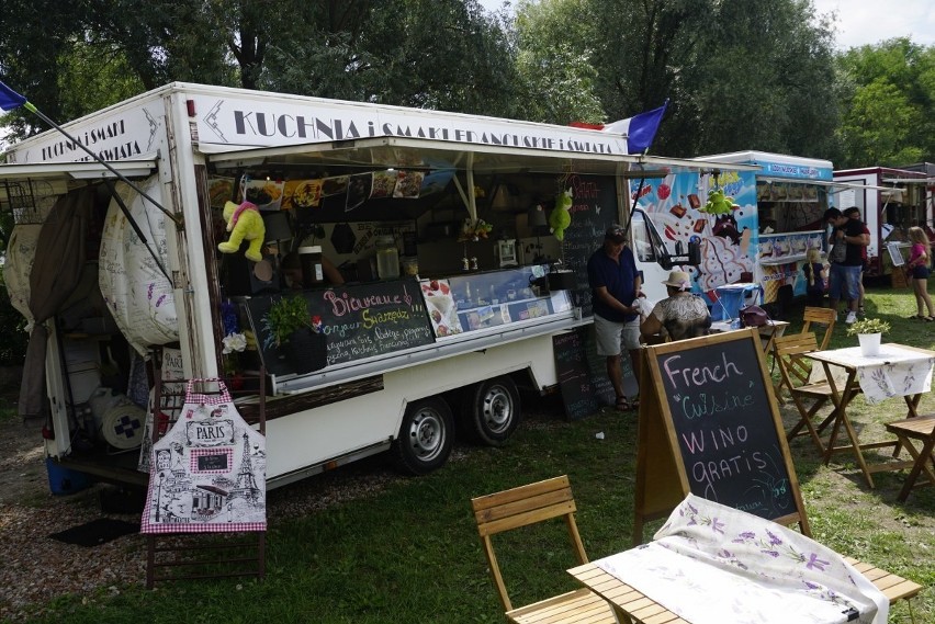 W weekend w Swarzędzu odbywa się Festiwal Food Trucków....