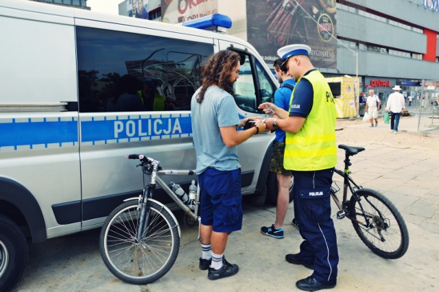 Rowerzyści karani mandatami podczas akcji "Niechronieni"