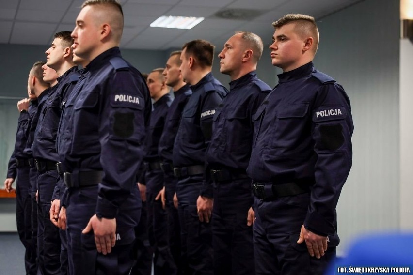 Uroczyste ślubowanie w świętokrzyskiej policji w Kielcach. Złożyło je dwunastu policjantów
