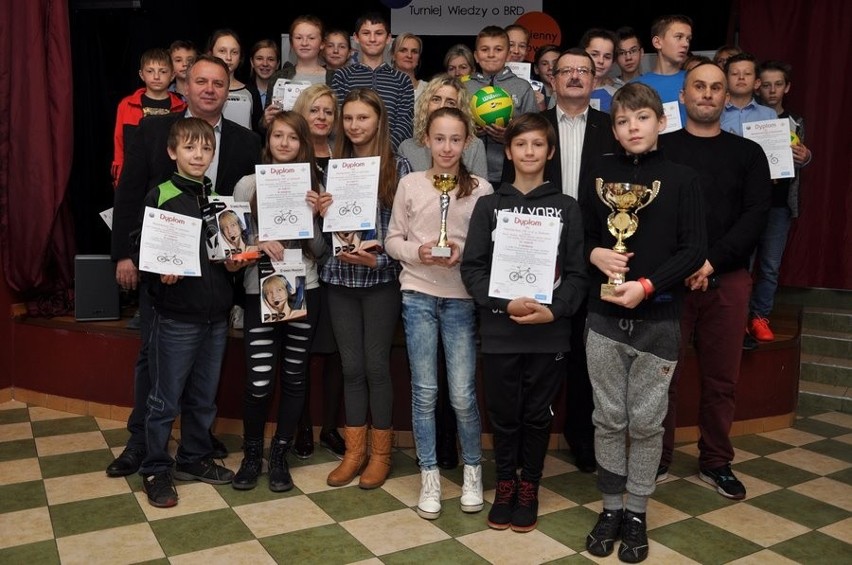 Finał Turnieju Wiedzy o Bezpieczeństwie Ruchu Drogoweg w Młodzieżowym Domu Kultury w Radomiu