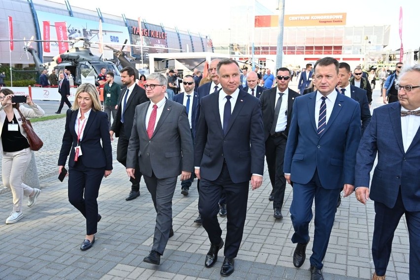 Prezydent Andrzej Duda przyjechał do Kielc na XXIX Międzynarodowy Salon Przemysłu Obronnego! [ZDJECIA, ZAPIS TRANSMISJI]