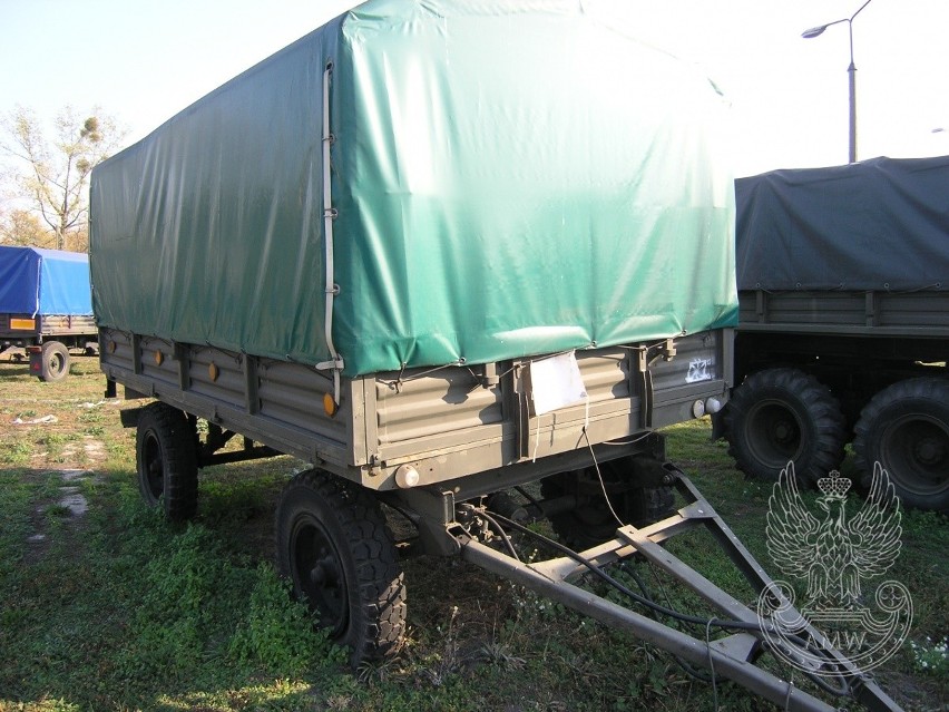 Przyczepa transportowa 2-os. D-46 (ład. 3 500 kg) Rok produkcji: 1977 Cena wywoławcza: 3 000