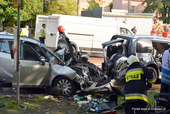 Grajewo. Wypadek na ul. Piłsudskiego. Karambol na ul. Piłsudskiego. Zderzyło się 6 pojazdów (zdjęcia)