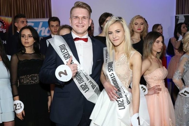 W ubiegłym roku tytuły Miss i Mistera Studniówki przyznano Karolinie Majewskiej i Filipowi Myszce.