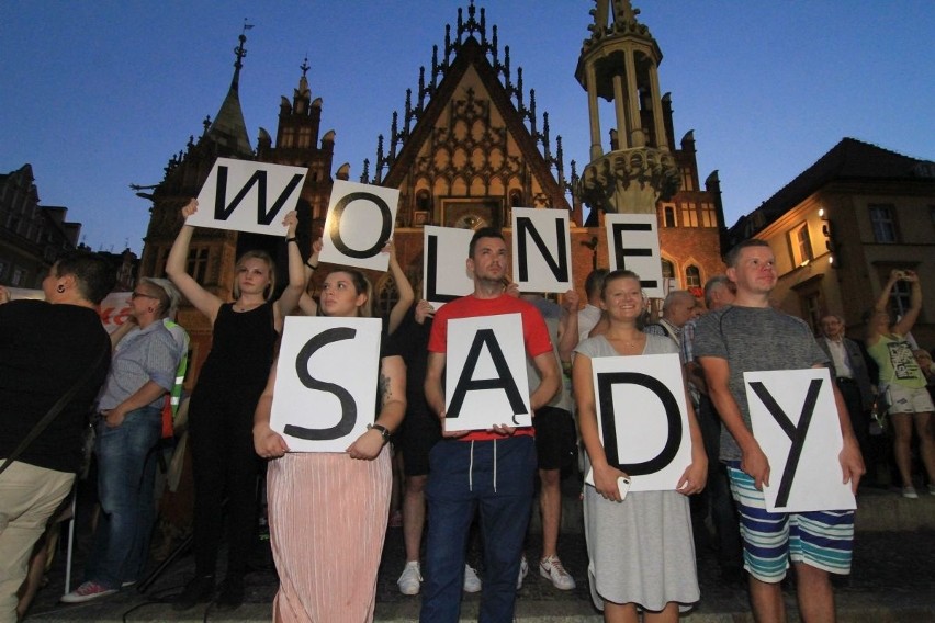 10 tysięcy osób protestowało we Wrocławiu w obronie sądów